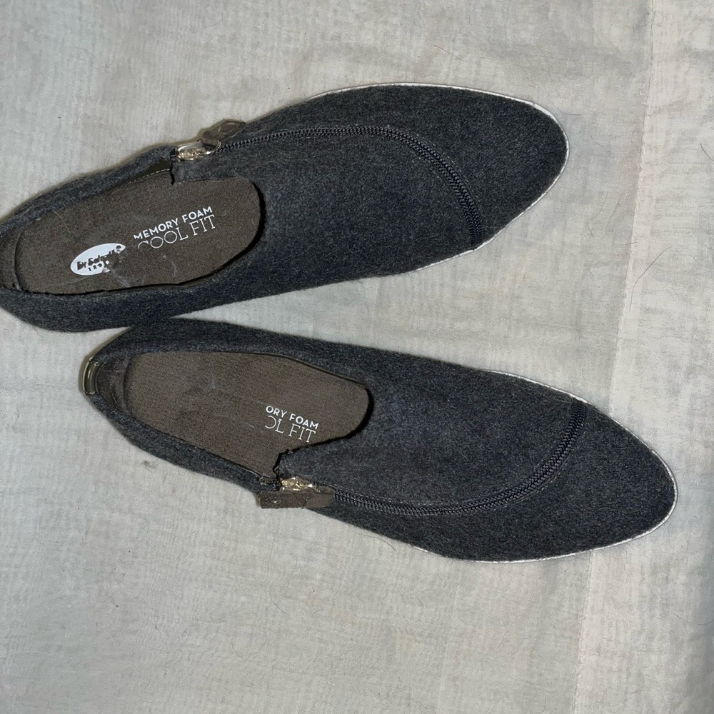 Dr. Scholls zip-up sneakers